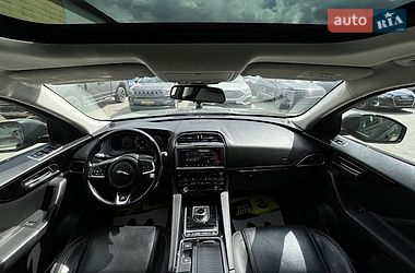 Позашляховик / Кросовер Jaguar F-Pace 2016 в Івано-Франківську
