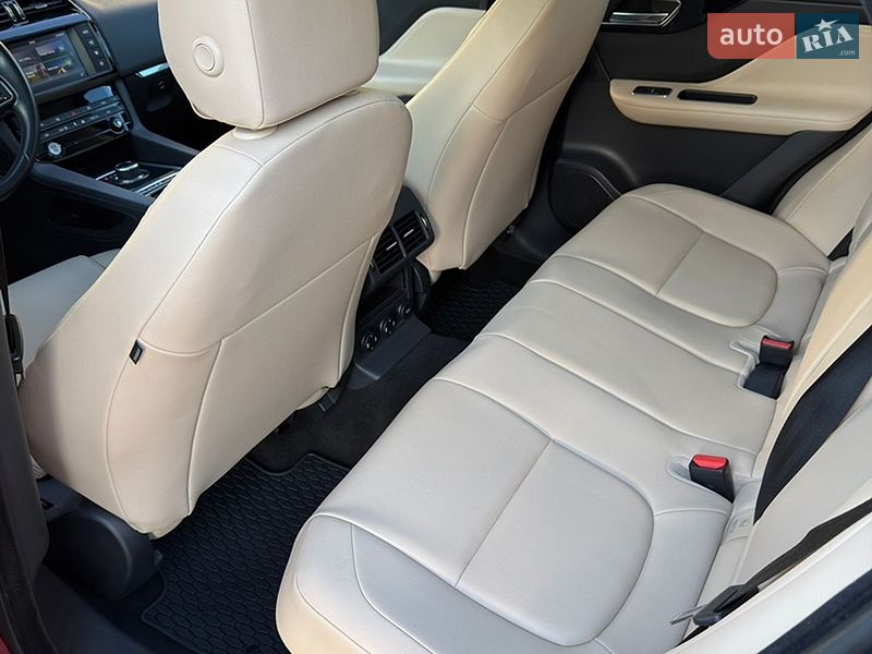 Внедорожник / Кроссовер Jaguar F-Pace 2016 в Ивано-Франковске