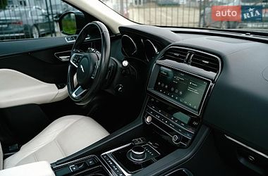 Позашляховик / Кросовер Jaguar F-Pace 2019 в Києві