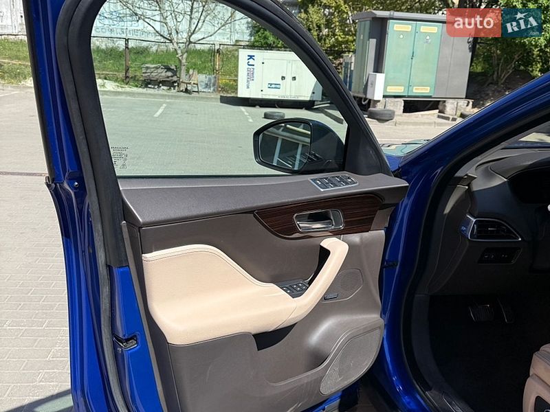 Позашляховик / Кросовер Jaguar F-Pace 2019 в Львові
