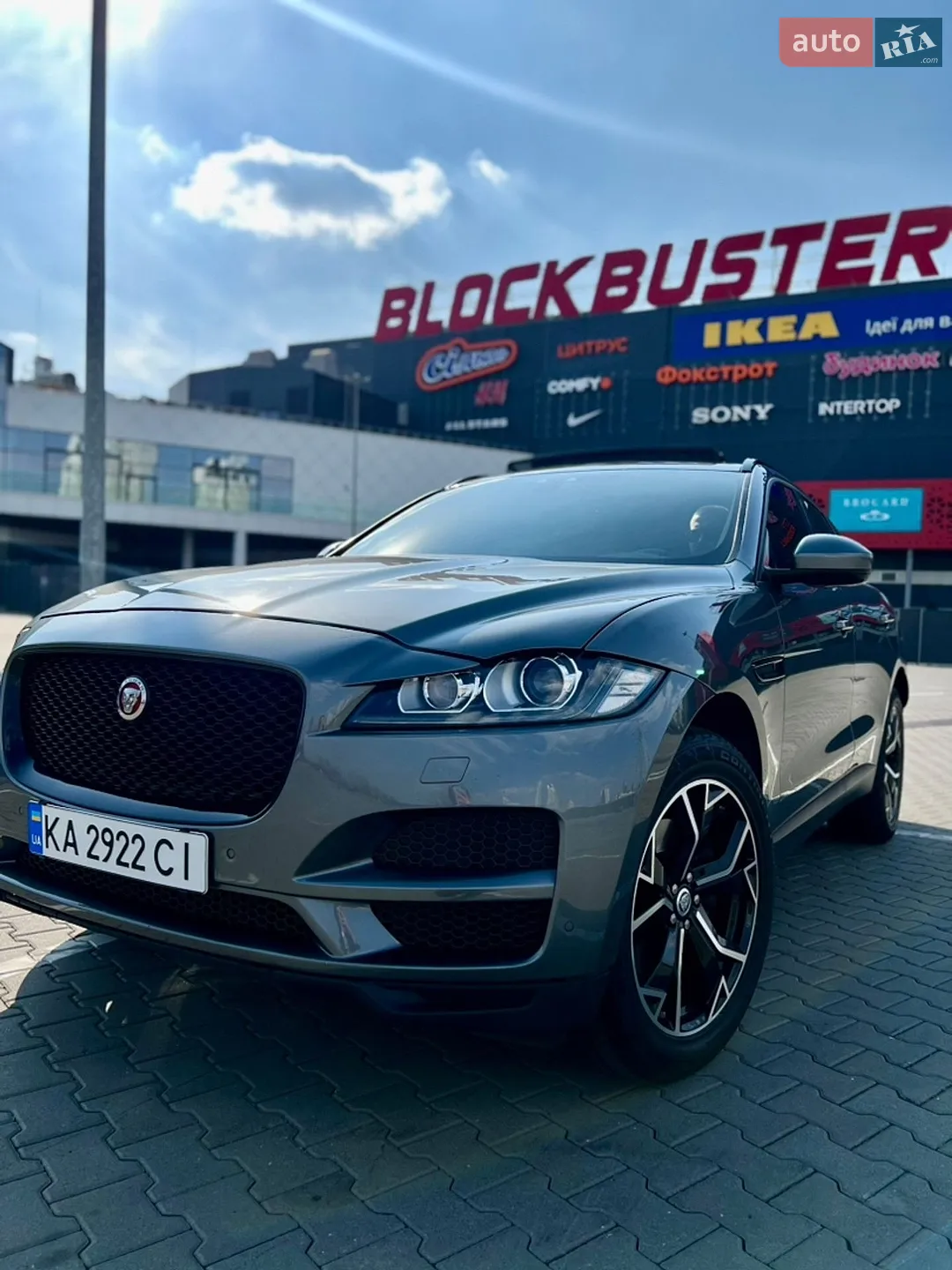 2016 Jaguar F-Pace - мініатюра 2