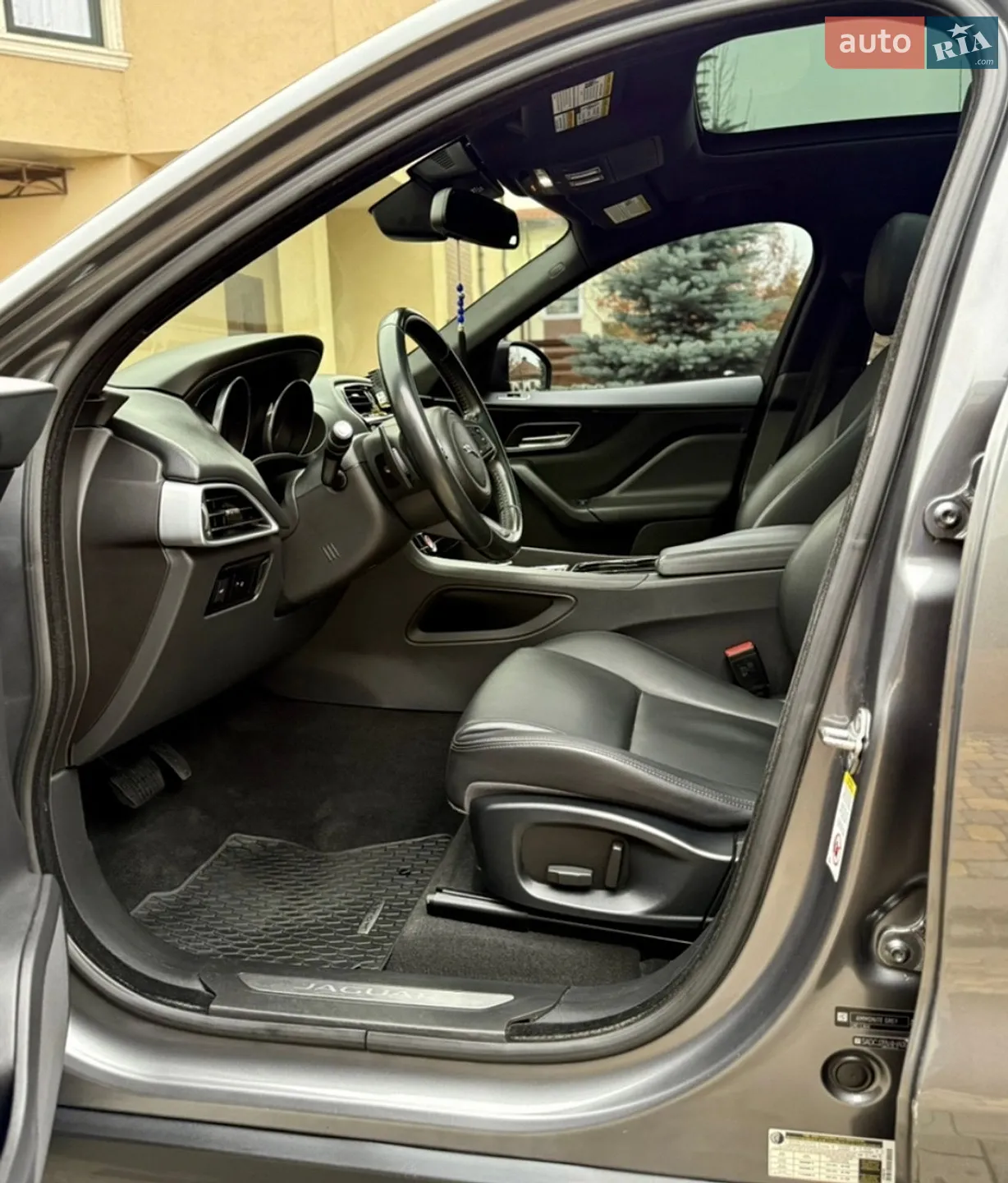 2016 Jaguar F-Pace - мініатюра 21