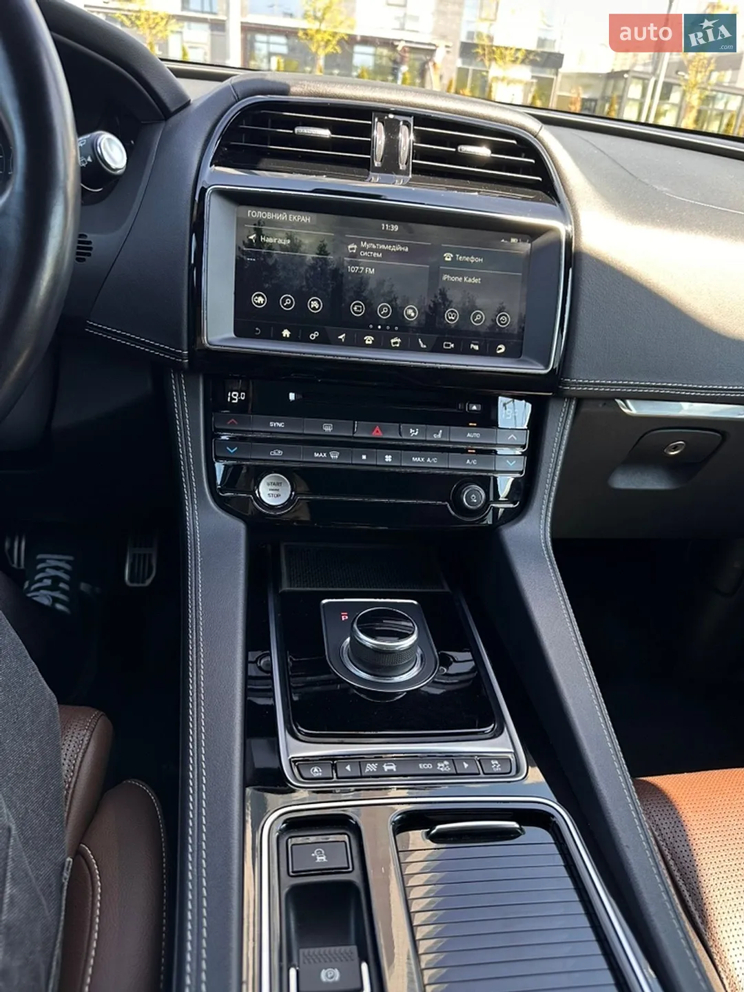 2018 Jaguar F-Pace - мініатюра 10