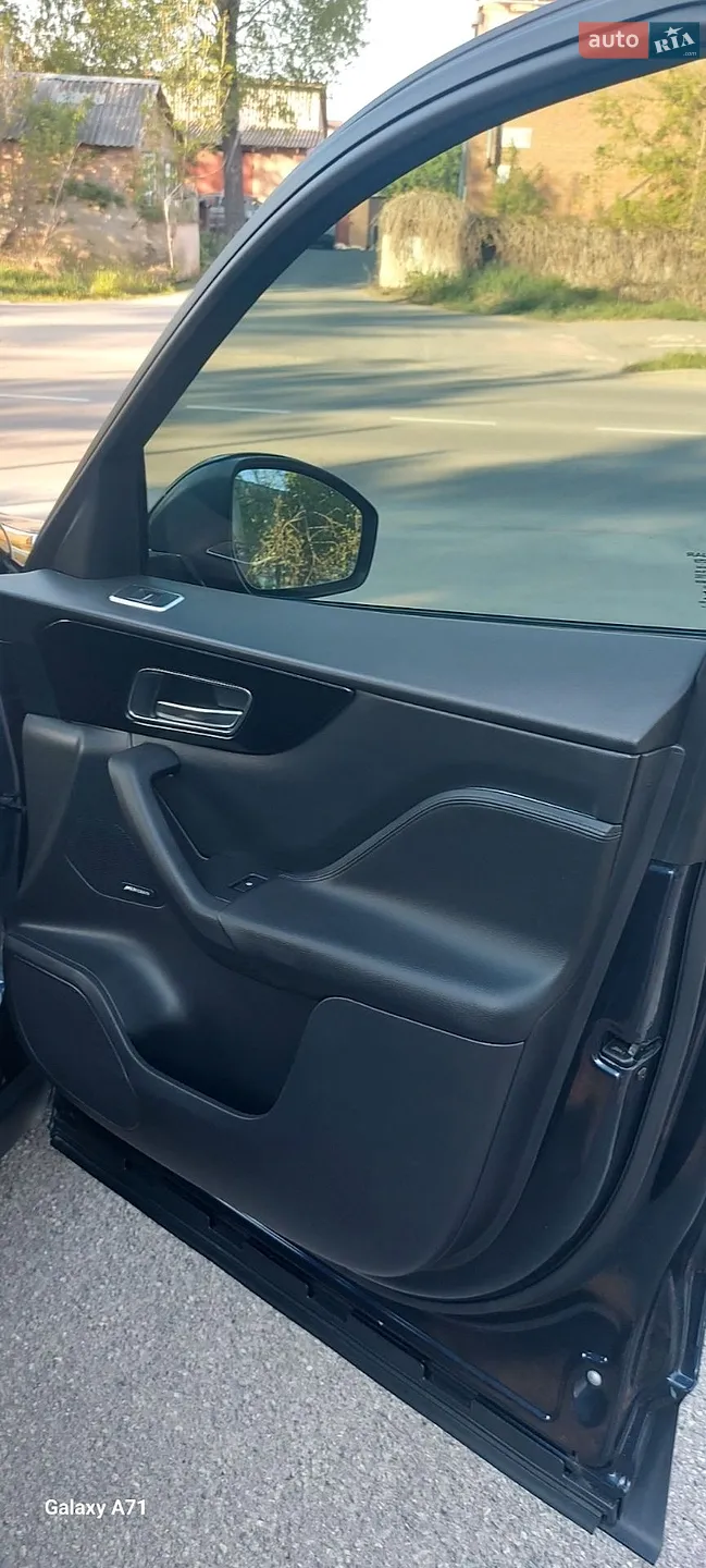 2018 Jaguar F-Pace - мініатюра 28
