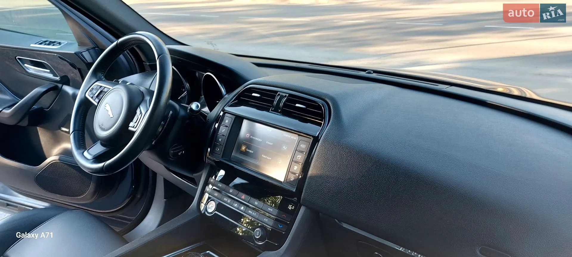 2018 Jaguar F-Pace - мініатюра 30