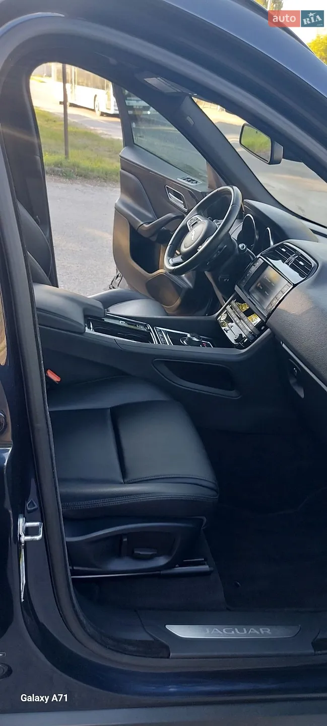 2018 Jaguar F-Pace - мініатюра 29