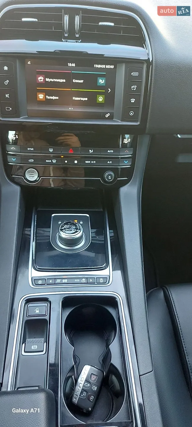 2018 Jaguar F-Pace - мініатюра 32
