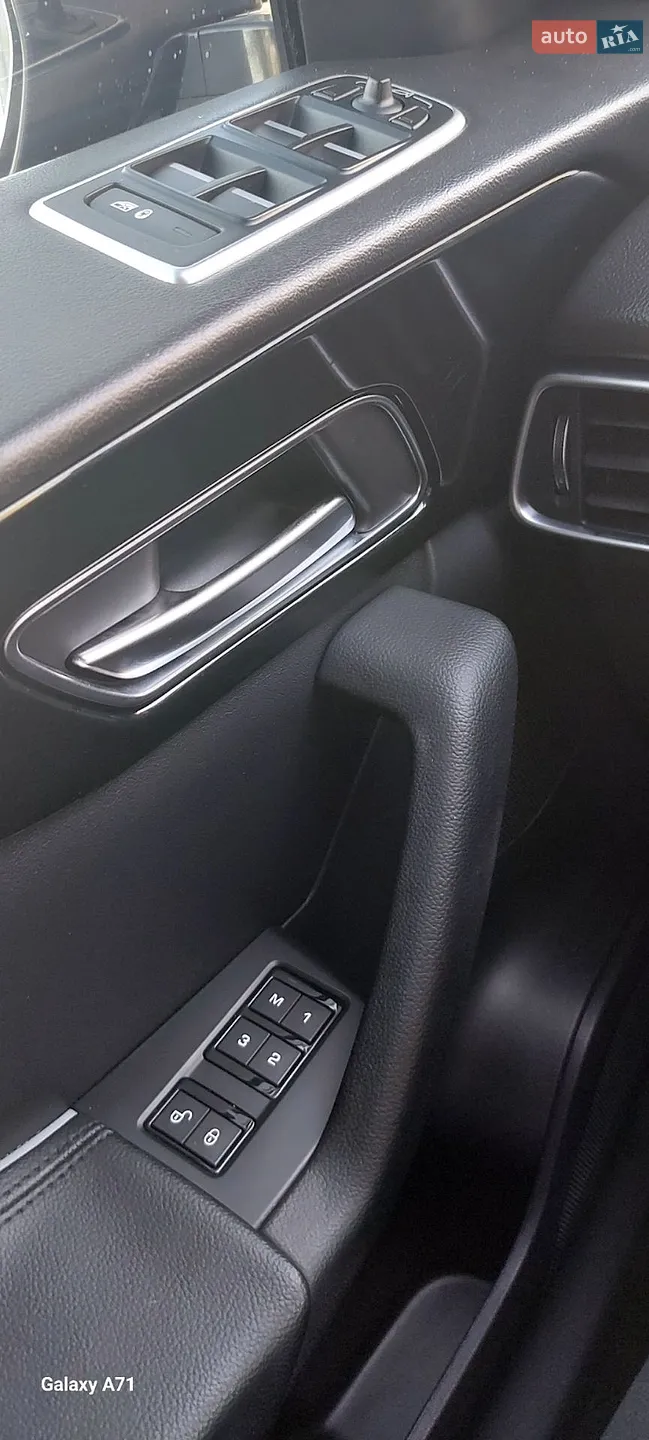 2018 Jaguar F-Pace - мініатюра 33