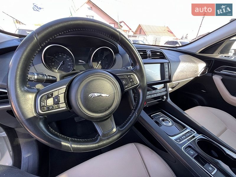 Внедорожник / Кроссовер Jaguar F-Pace 2017 в Хмельницком