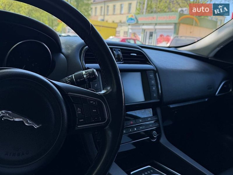 Внедорожник / Кроссовер Jaguar F-Pace 2016 в Кропивницком