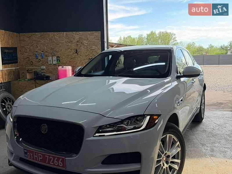2017 Jaguar F-Pace, VIN SADCK2BN3HA085681:plate — фото 1 (autoria)