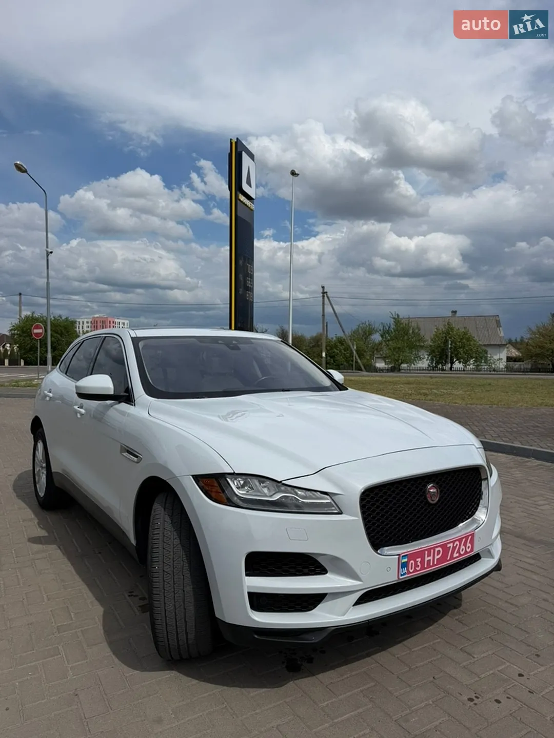 2017 Jaguar F-Pace - мініатюра 4