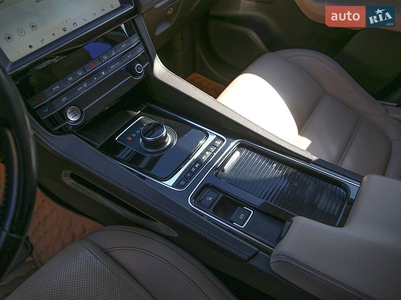 Внедорожник / Кроссовер Jaguar F-Pace 2019 в Харькове