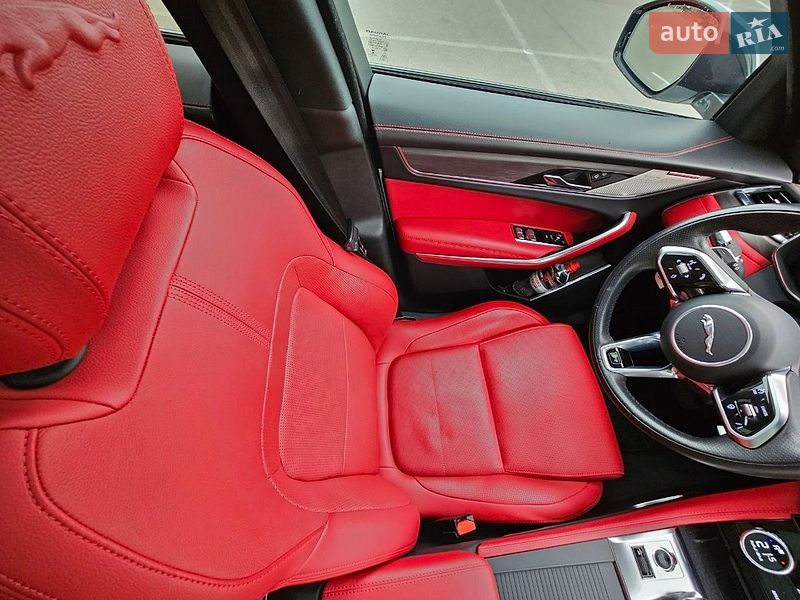 Внедорожник / Кроссовер Jaguar F-Pace 2021 в Киеве