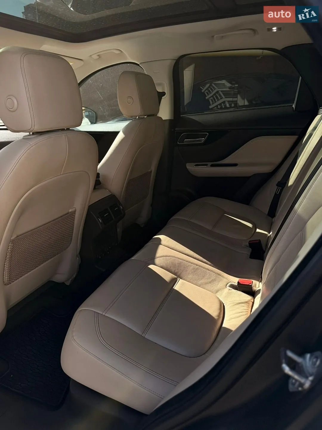 2016 Jaguar F-Pace - мініатюра 30