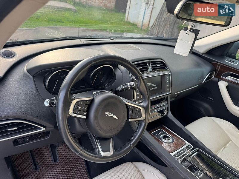 Внедорожник / Кроссовер Jaguar F-Pace 2017 в Лубнах