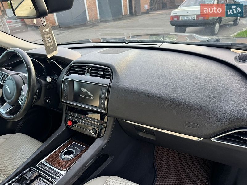 Внедорожник / Кроссовер Jaguar F-Pace 2017 в Лубнах