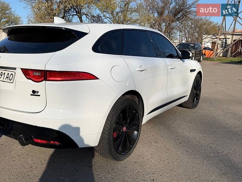 Внедорожник / Кроссовер Jaguar F-Pace 2017 в Киеве