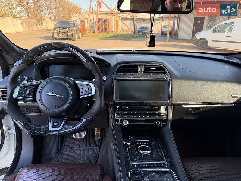 Внедорожник / Кроссовер Jaguar F-Pace 2017 в Киеве