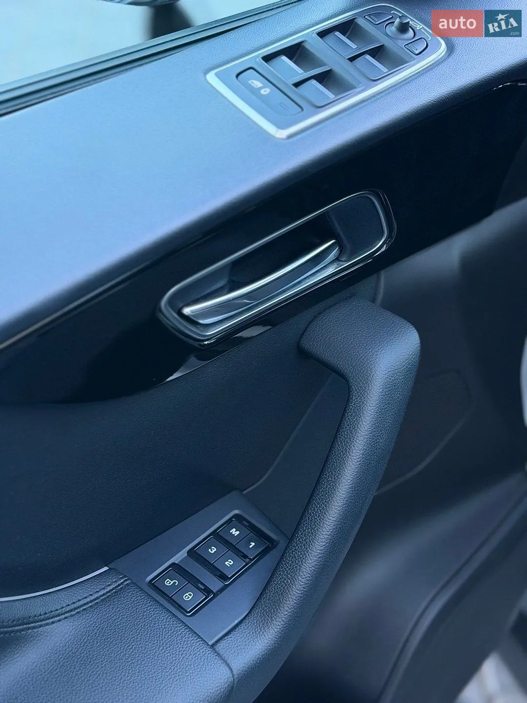 2016 Jaguar F-Pace - мініатюра 28