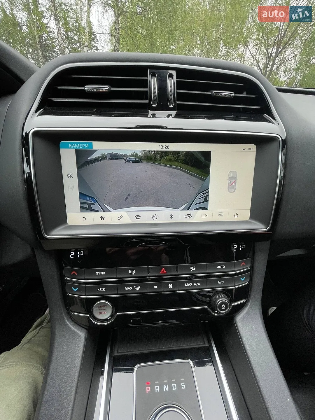 2018 Jaguar F-Pace - мініатюра 28