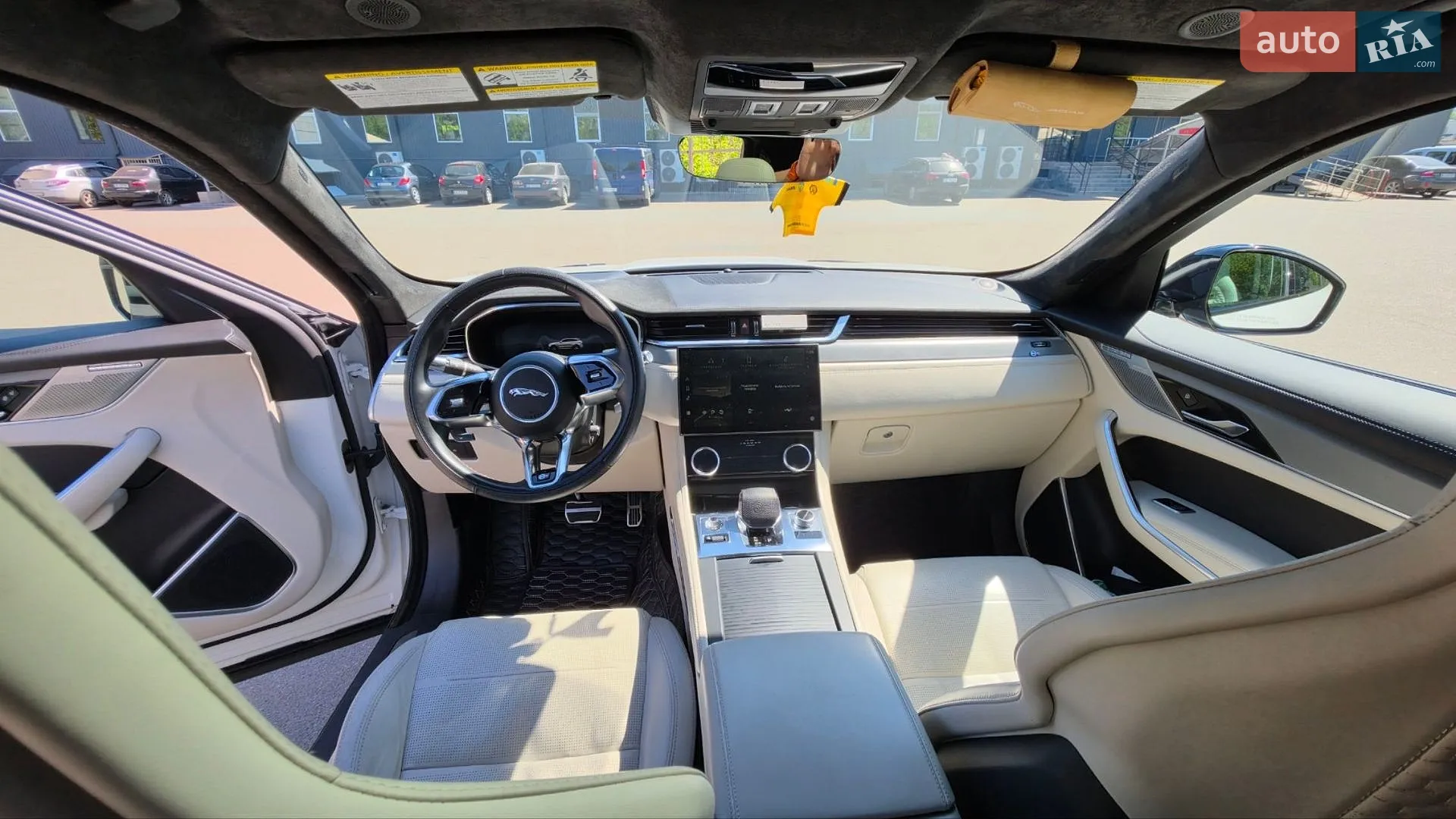 2022 Jaguar F-Pace - мініатюра 38