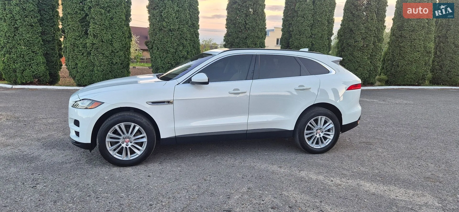 2017 Jaguar F-Pace - мініатюра 2