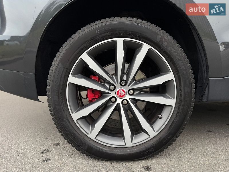 Позашляховик / Кросовер Jaguar F-Pace 2016 в Києві