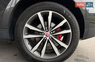 Позашляховик / Кросовер Jaguar F-Pace 2016 в Києві