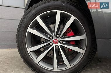 Позашляховик / Кросовер Jaguar F-Pace 2016 в Києві