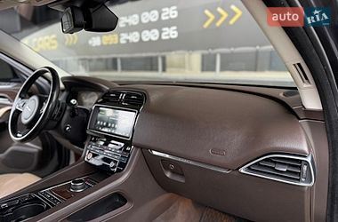 Позашляховик / Кросовер Jaguar F-Pace 2016 в Києві