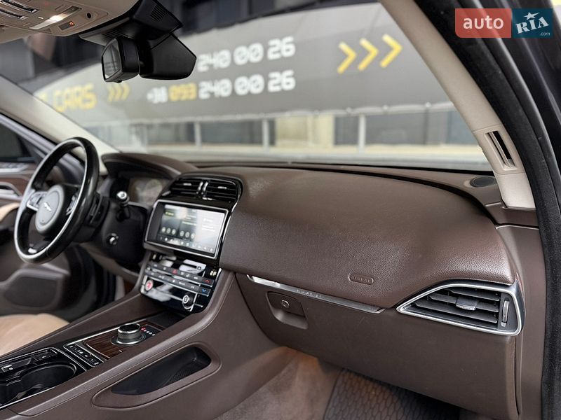 Позашляховик / Кросовер Jaguar F-Pace 2016 в Києві