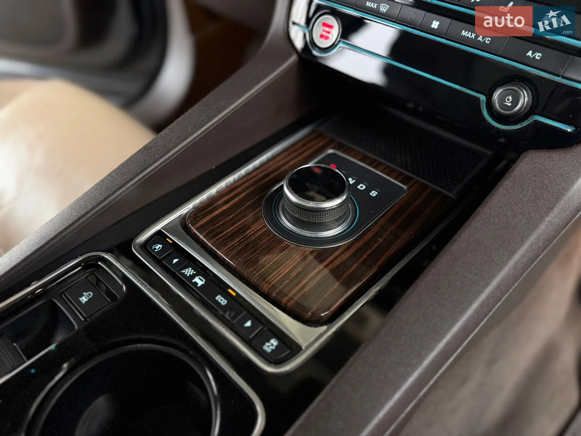 2016 Jaguar F-Pace - мініатюра 106