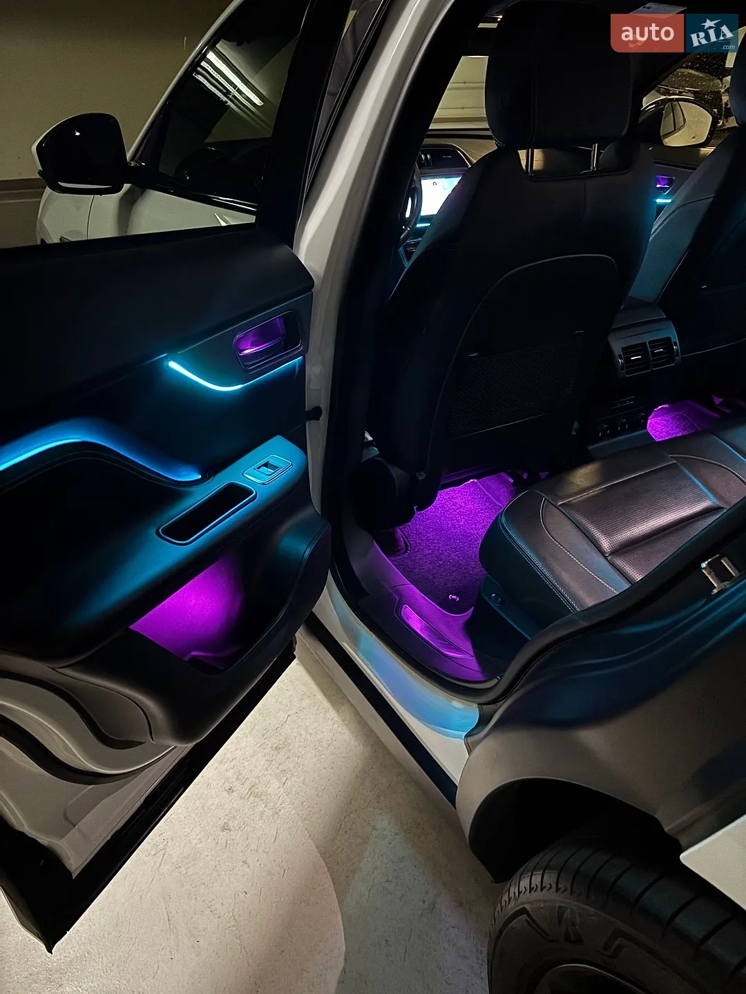 2019 Jaguar F-Pace - мініатюра 27