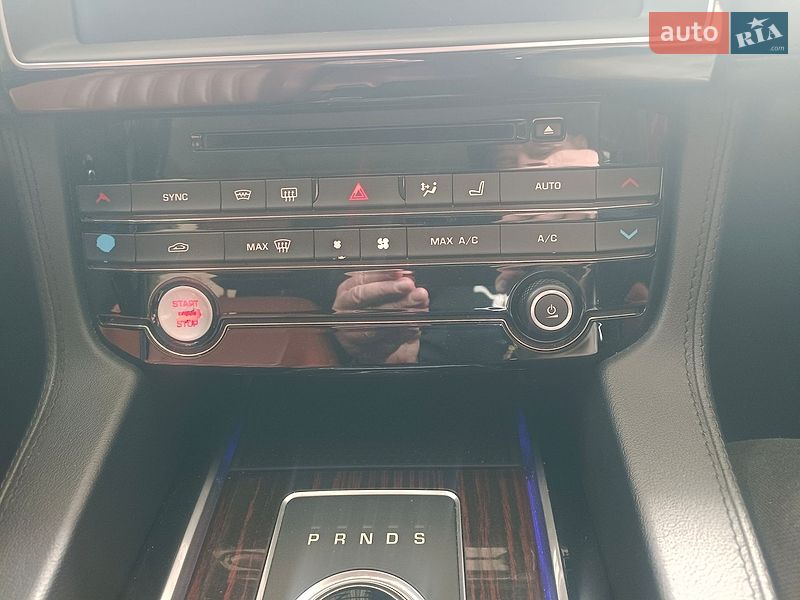 Позашляховик / Кросовер Jaguar F-Pace 2016 в Києві