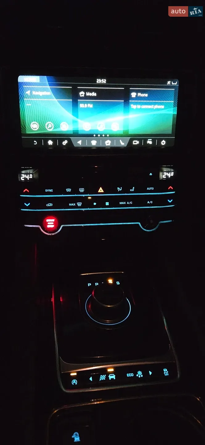 2017 Jaguar F-Pace - мініатюра 19