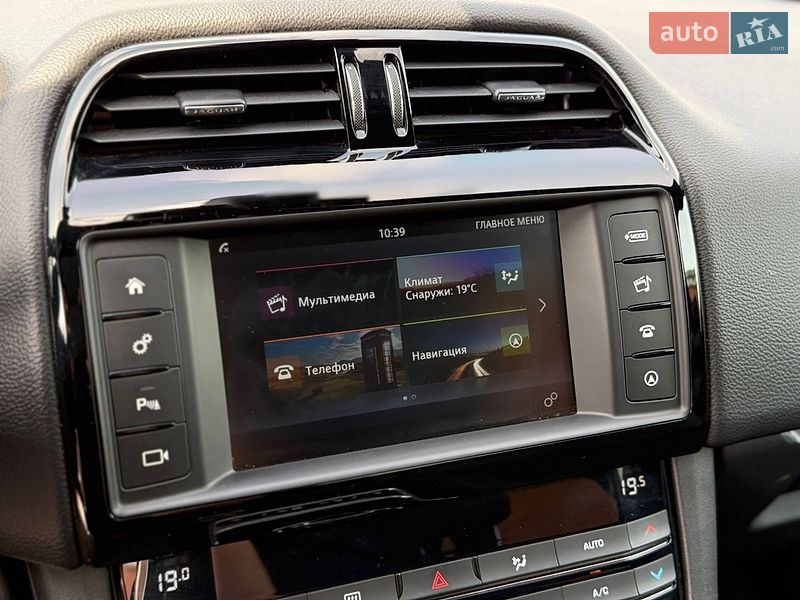 Внедорожник / Кроссовер Jaguar F-Pace 2016 в Киеве фото 14 Внедорожник / Кроссовер Jaguar F-Pace 2016 в Киеве