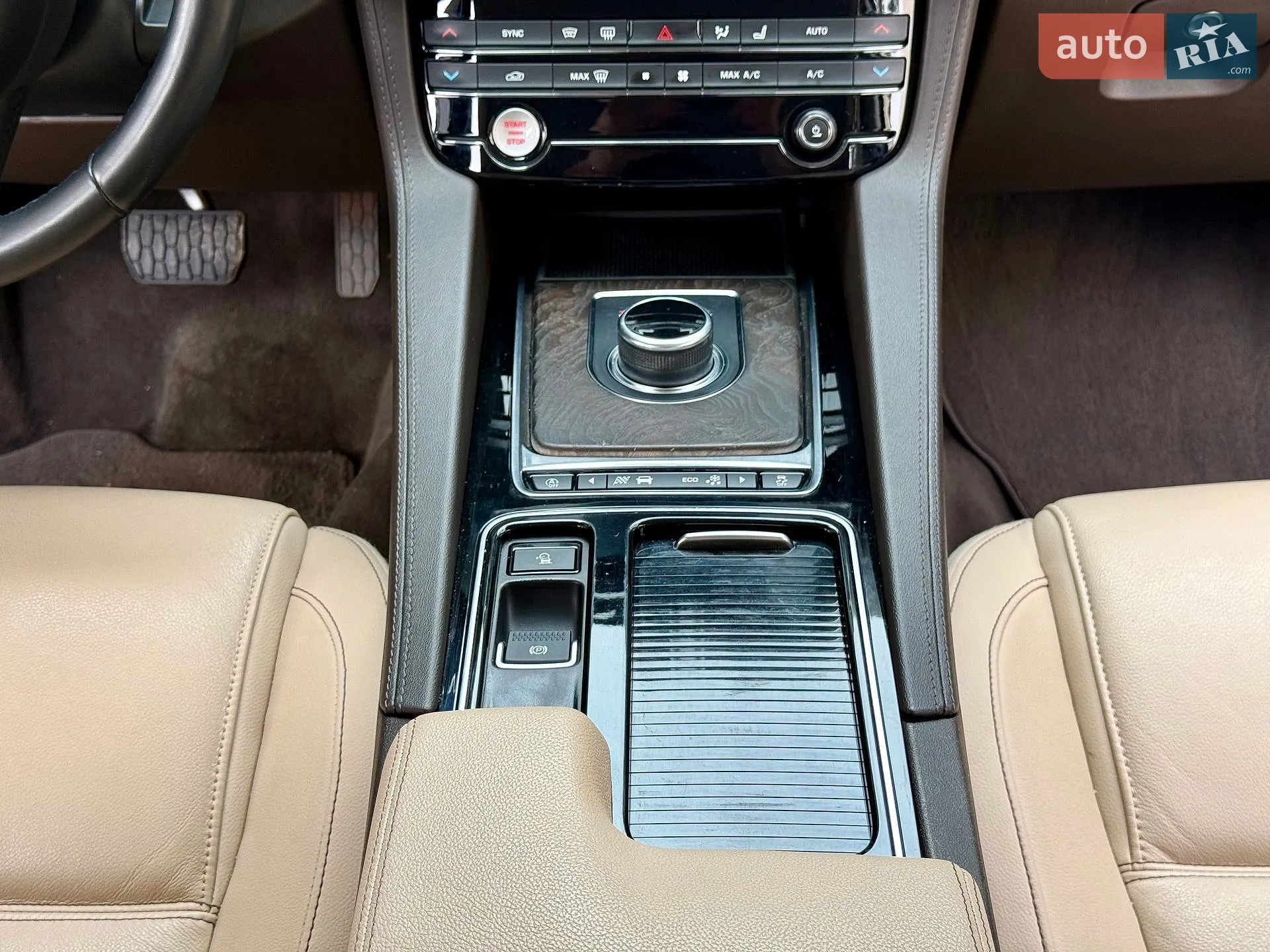 2020 Jaguar F-Pace - мініатюра 28