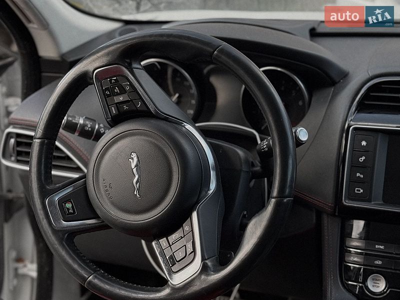Позашляховик / Кросовер Jaguar F-Pace 2017 в Києві