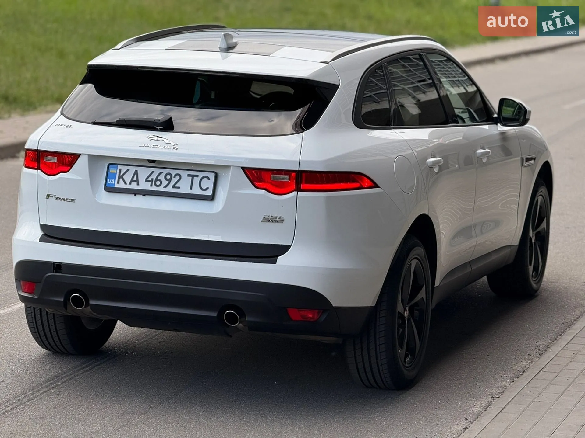 2017 Jaguar F-Pace - мініатюра 12