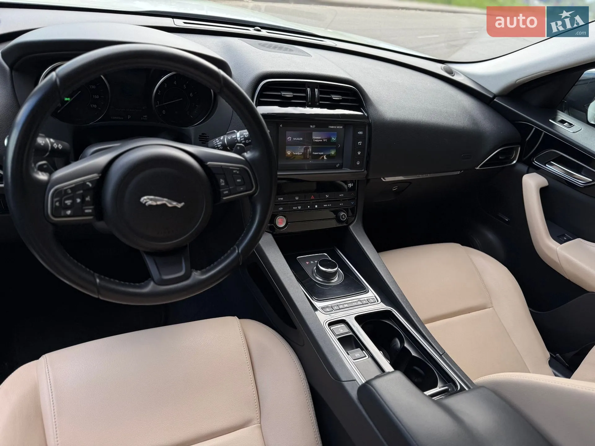 2017 Jaguar F-Pace - мініатюра 21