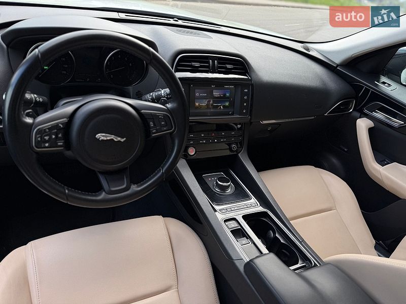 Внедорожник / Кроссовер Jaguar F-Pace 2017 в Киеве