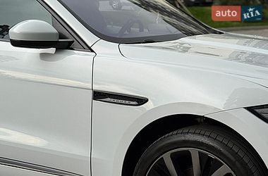 Внедорожник / Кроссовер Jaguar F-Pace 2016 в Киеве