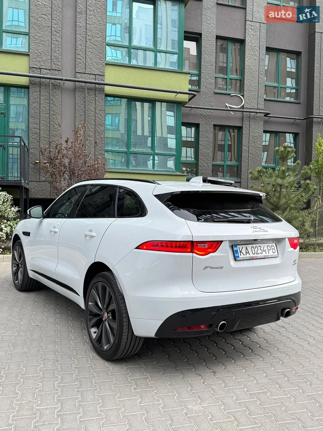 2016 Jaguar F-Pace - мініатюра 15