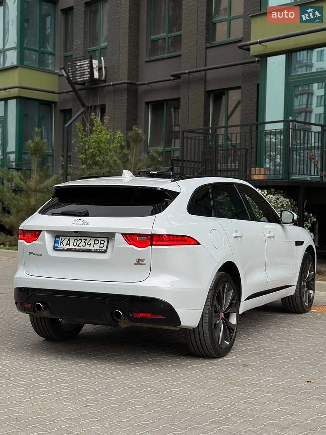 2016 Jaguar F-Pace - мініатюра 19