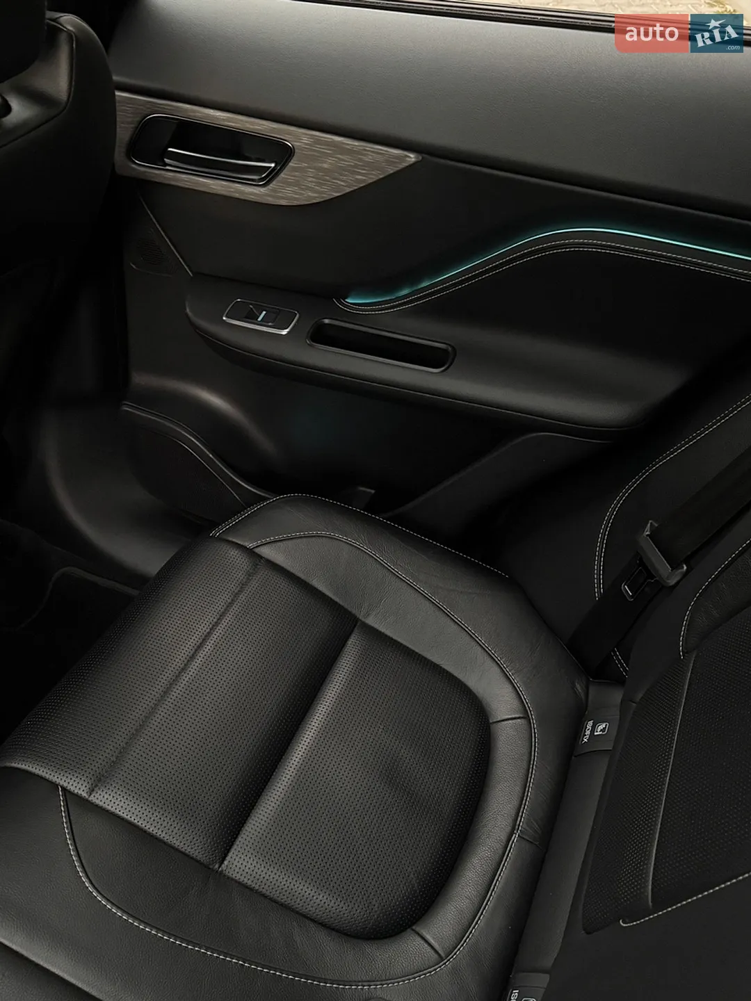 2016 Jaguar F-Pace - мініатюра 25