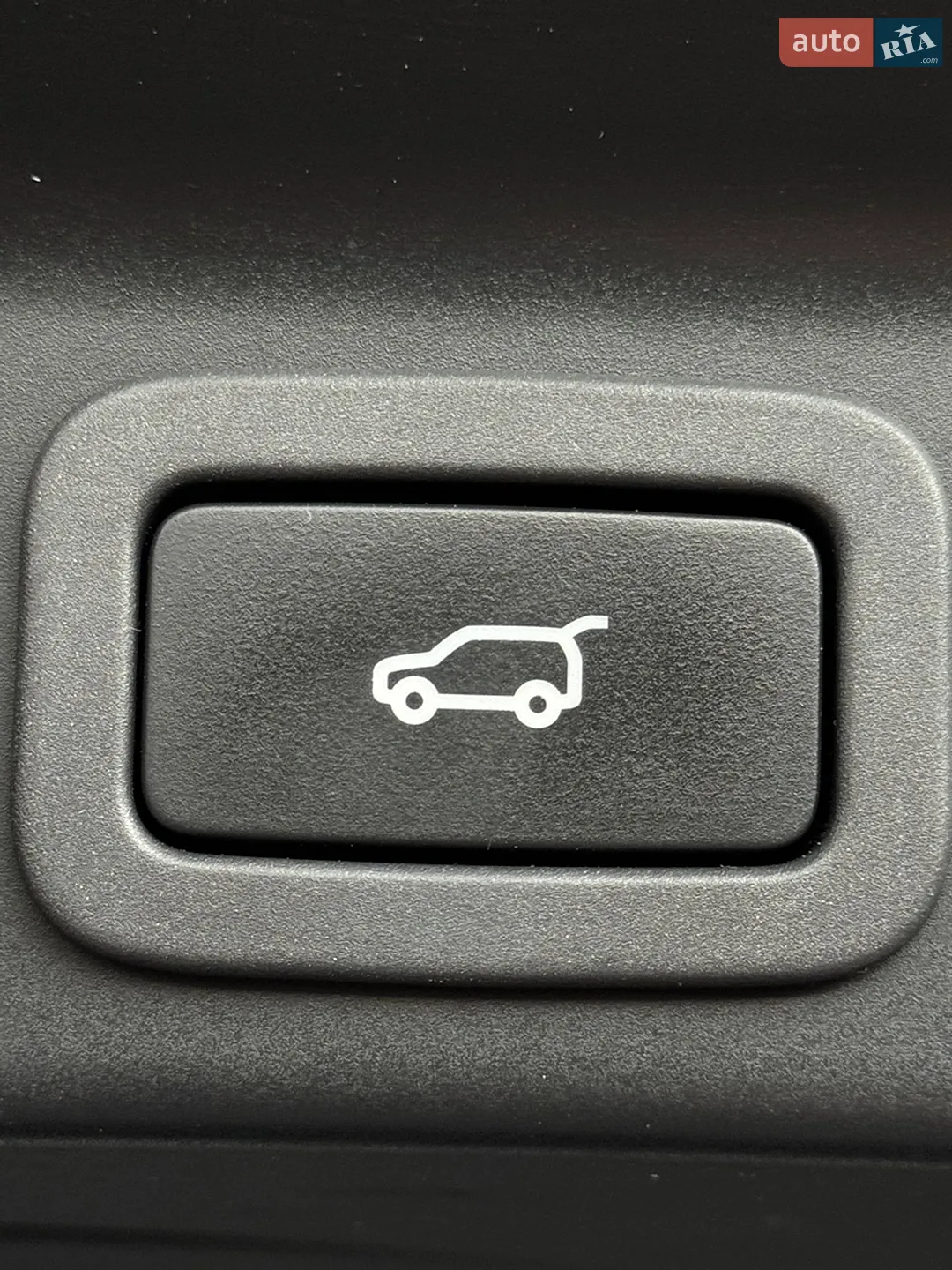 2016 Jaguar F-Pace - мініатюра 32