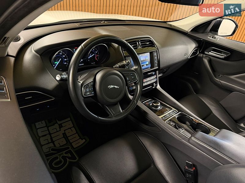 Внедорожник / Кроссовер Jaguar F-Pace 2016 в Киеве