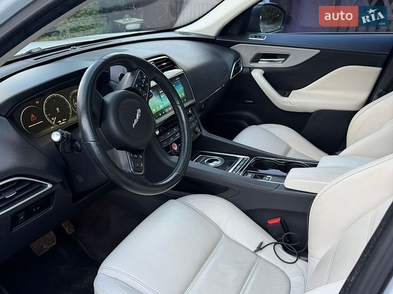 Внедорожник / Кроссовер Jaguar F-Pace 2017 в Луцке