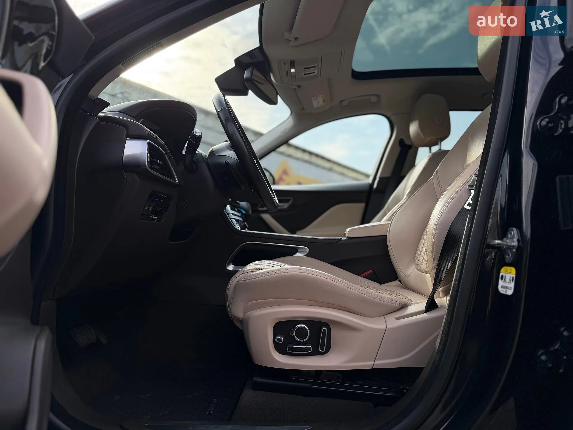 2017 Jaguar F-Pace - мініатюра 43